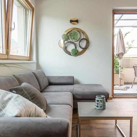 Ferienwohnung Mit Garage, Fahrradraum Und Sehr Grosser Sonnenverwoehnten Terrasse Algund Buitenkant foto