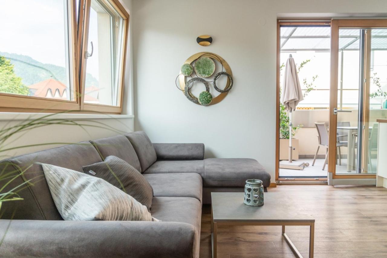 Ferienwohnung Mit Garage, Fahrradraum Und Sehr Grosser Sonnenverwoehnten Terrasse Algund Buitenkant foto