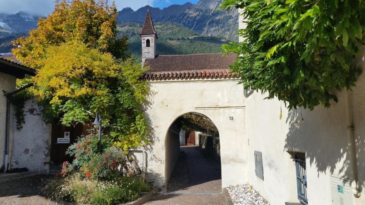 Ferienwohnung Mit Garage, Fahrradraum Und Sehr Grosser Sonnenverwoehnten Terrasse Algund Buitenkant foto